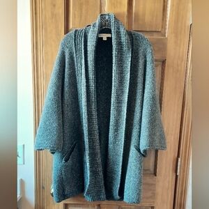 White + Warren  Dark Gray Shrug Cardigan Chunky Shawl
